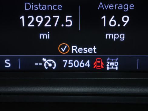 Used 2021 Chevrolet Tahoe LT w/ LT Signature Plus Package image 19