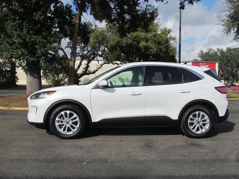 Used 2020 Ford Escape SE image 5