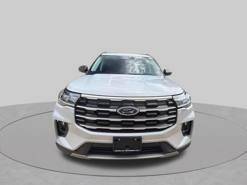 Used 2025 Ford Explorer Active w/ Active Comfort Package AWD/4WD image 9
