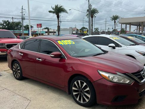 Used 2017 Nissan Altima 2.5 SV w/ Convenience Package FWD image 3