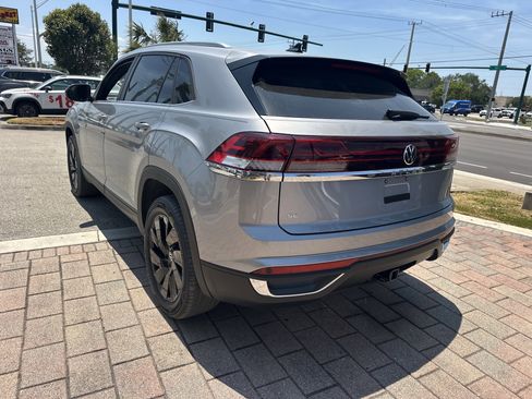 New 2026 Volkswagen Atlas Cross Sport SE FWD image 9