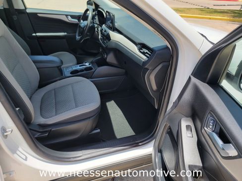 Used 2021 Ford Escape SE w/ Convenience Package image 9