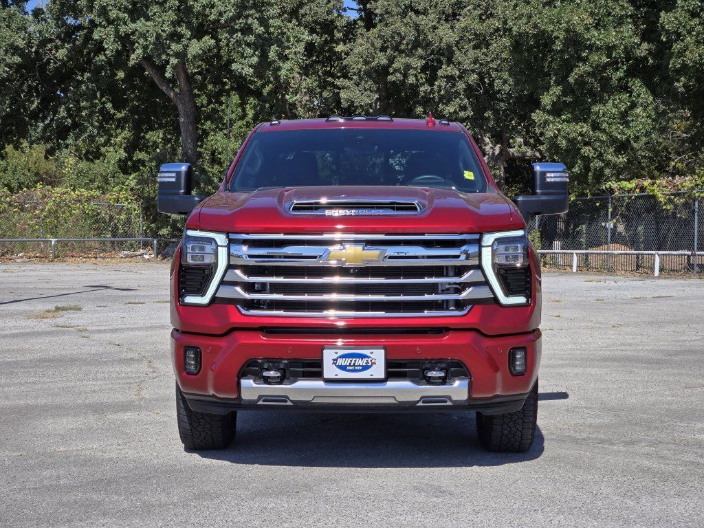Used 2025 Chevrolet Silverado 3500 High Country w/ High Country Premium Package AWD/4WD image 2
