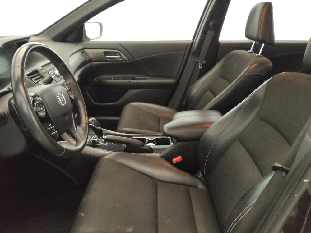 Used 2017 Honda Accord Sport image 17