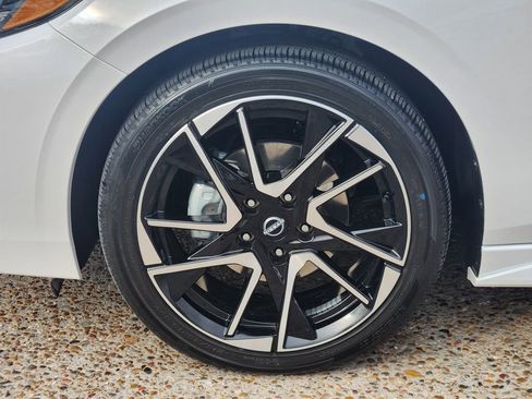 Used 2025 Nissan Sentra SR image 10