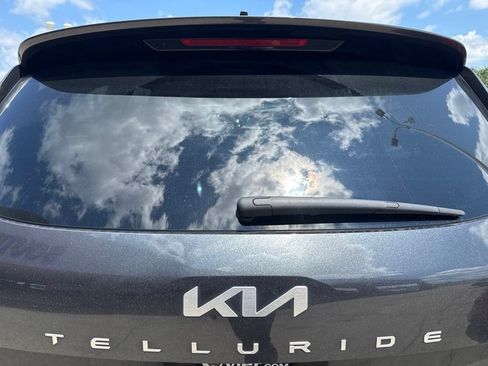 Used 2024 Kia Telluride SX Prestige X-Pro AWD/4WD image 3