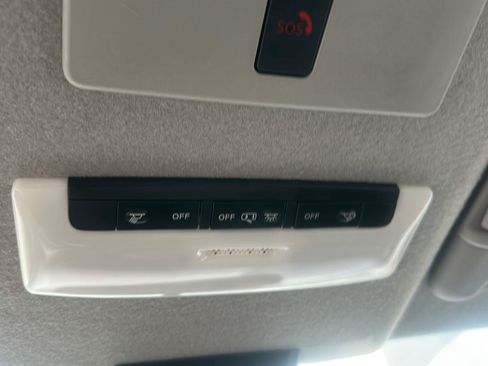 Used 2024 Nissan Kicks SV FWD image 29