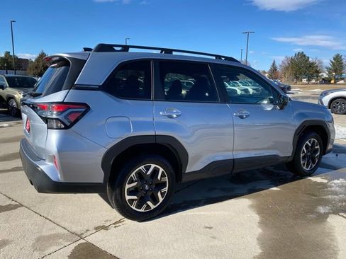 Used 2025 Subaru Forester Premium w/ Convenience Package #1 AWD/4WD image 5