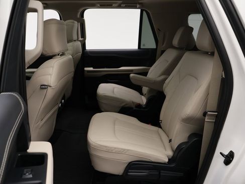 Used 2023 Ford Expedition Max Platinum image 19