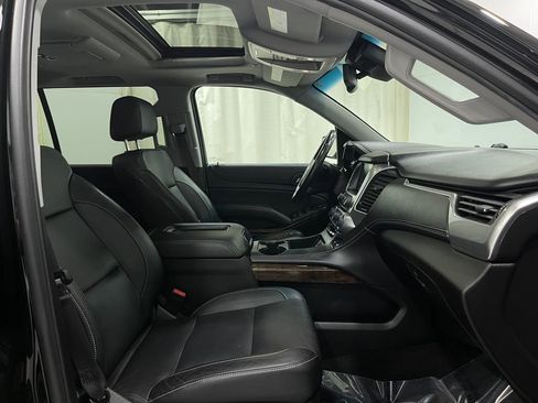 Used 2017 Chevrolet Suburban LT image 34