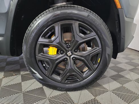 Used 2022 Rivian R1T Adventure AWD/4WD image 11