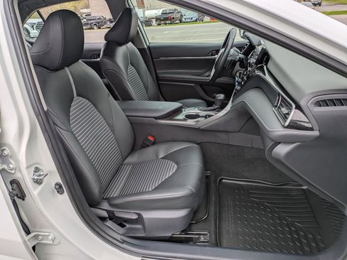 Used 2024 Toyota Camry SE FWD image 19