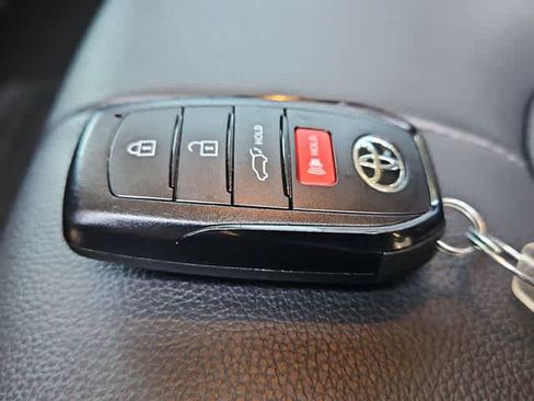 Certified 2026 Toyota Highlander XLE AWD/4WD image 29