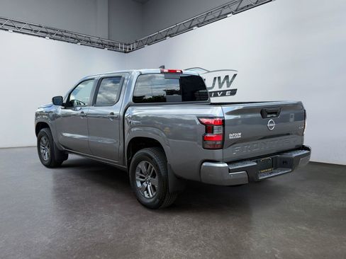 Used 2025 Nissan Frontier SV AWD/4WD image 5