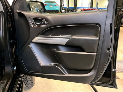 Used 2019 Chevrolet Colorado ZR2 w/ ZR2 Midnight Special Edition image 12