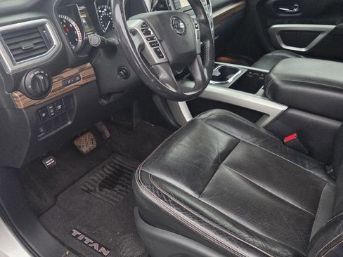 Used 2017 Nissan Titan SL w/ Off-Road Package image 22