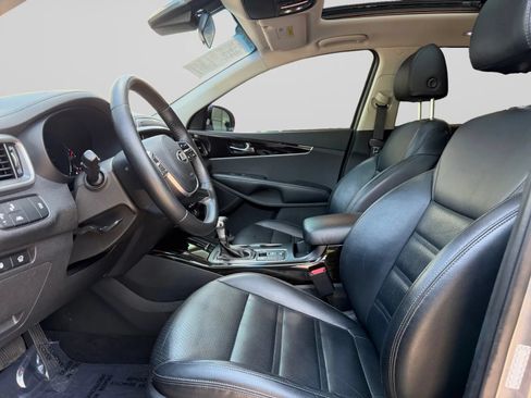 Used 2020 Kia Sorento EX FWD image 16