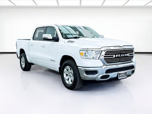 Used 2024 RAM 1500 Laramie AWD/4WD image 3