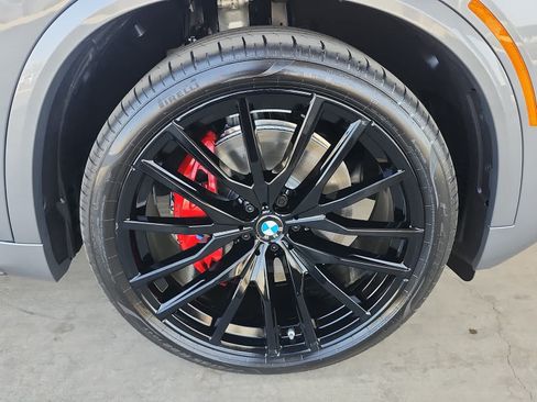 New 2026 BMW X5 xDrive40i w/ M Sport Package AWD/4WD image 8