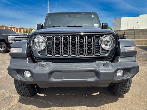 Used 2024 Jeep Wrangler Unlimited Sport AWD/4WD image 2
