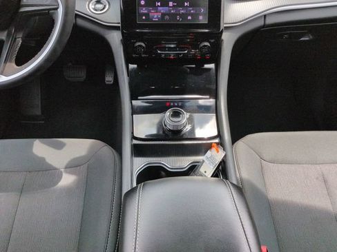Used 2024 Jeep Grand Cherokee L Laredo RWD image 23