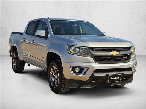 Used 2018 Chevrolet Colorado Z71 AWD/4WD image 3