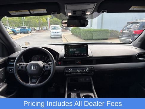 Used 2025 Honda Pilot TrailSport image 7