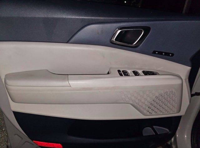 Used 2025 Kia Carnival SX FWD image 11