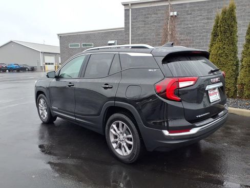 Used 2024 GMC Terrain SLT w/ Infotainment Package II AWD/4WD image 3