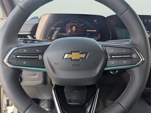 New 2025 Chevrolet Suburban Premier image 36