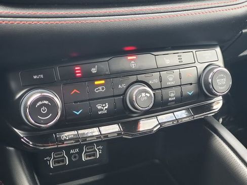 Used 2023 Dodge Durango GT image 19