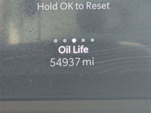 Used 2023 Jeep Grand Cherokee L Laredo image 32