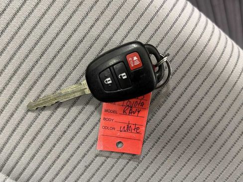 Used 2013 Toyota RAV4 XLE image 31