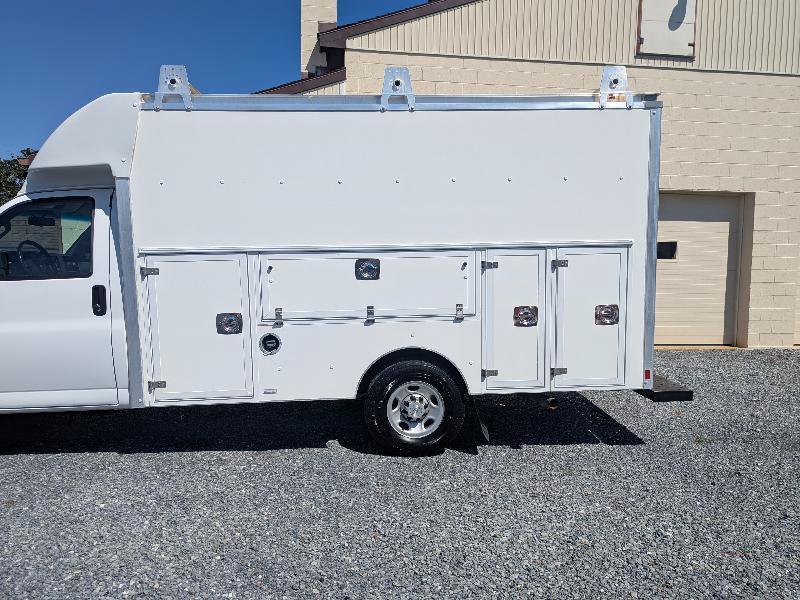 Used 2021 Chevrolet Express 3500 w/ Power Convenience Package RWD image 3