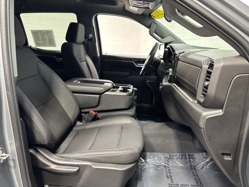 Used 2024 Chevrolet Silverado 1500 LT AWD/4WD image 10