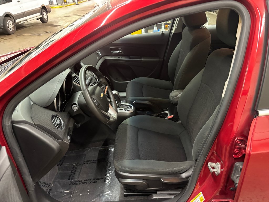 Used 2011 Chevrolet Cruze LT FWD image 10