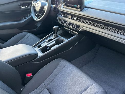 Used 2025 Honda Accord SE image 12