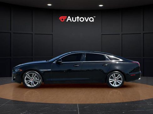 Used 2017 Jaguar XJ L Portfolio image 2
