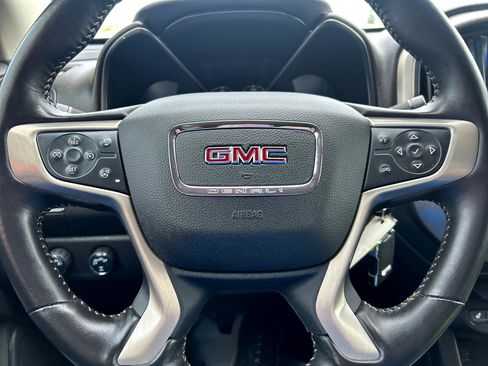 Used 2022 GMC Canyon Denali image 7