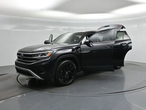 Used 2023 Volkswagen Atlas Cross Sport SE w/ Black Wheel Package AWD/4WD image 28