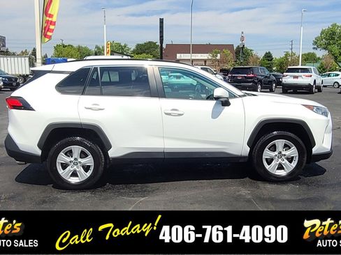 Used 2021 Toyota RAV4 XLE image 5
