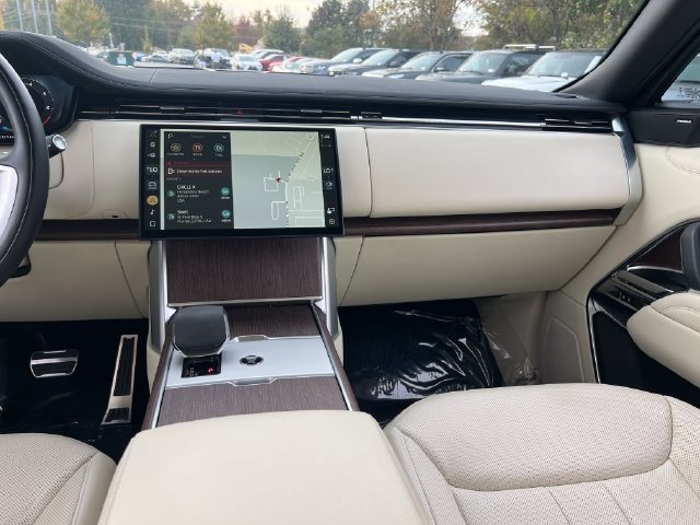 Used 2024 Land Rover Range Rover SE AWD/4WD image 15