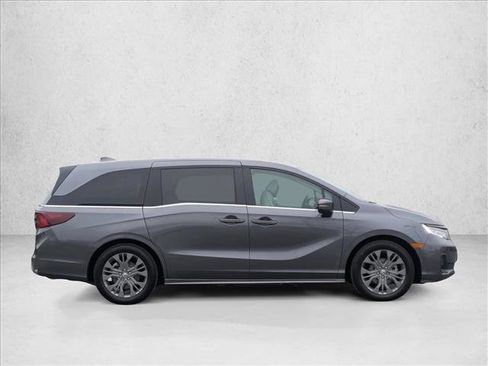 Used 2025 Honda Odyssey Touring image 4