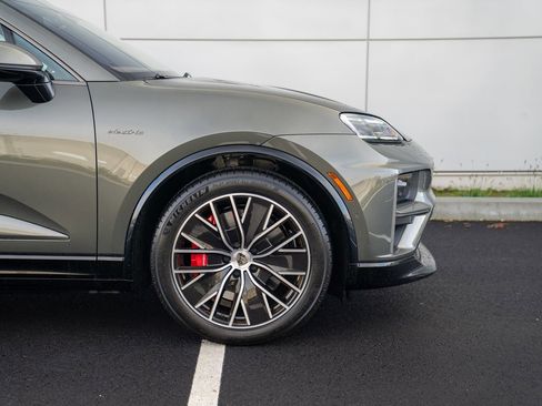 New 2025 Porsche Macan Turbo Electric image 9