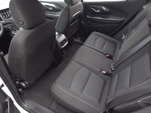 Used 2024 GMC Terrain SLE image 24