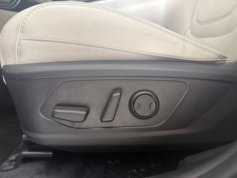 Used 2022 Hyundai Tucson Limited FWD image 11