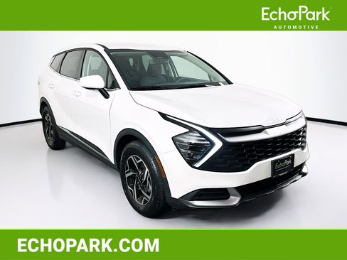 Used 2025 Kia Sportage LX image 1