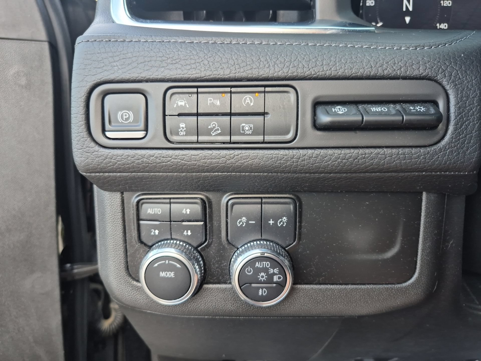 Used 2023 GMC Yukon XL Denali AWD/4WD image 19