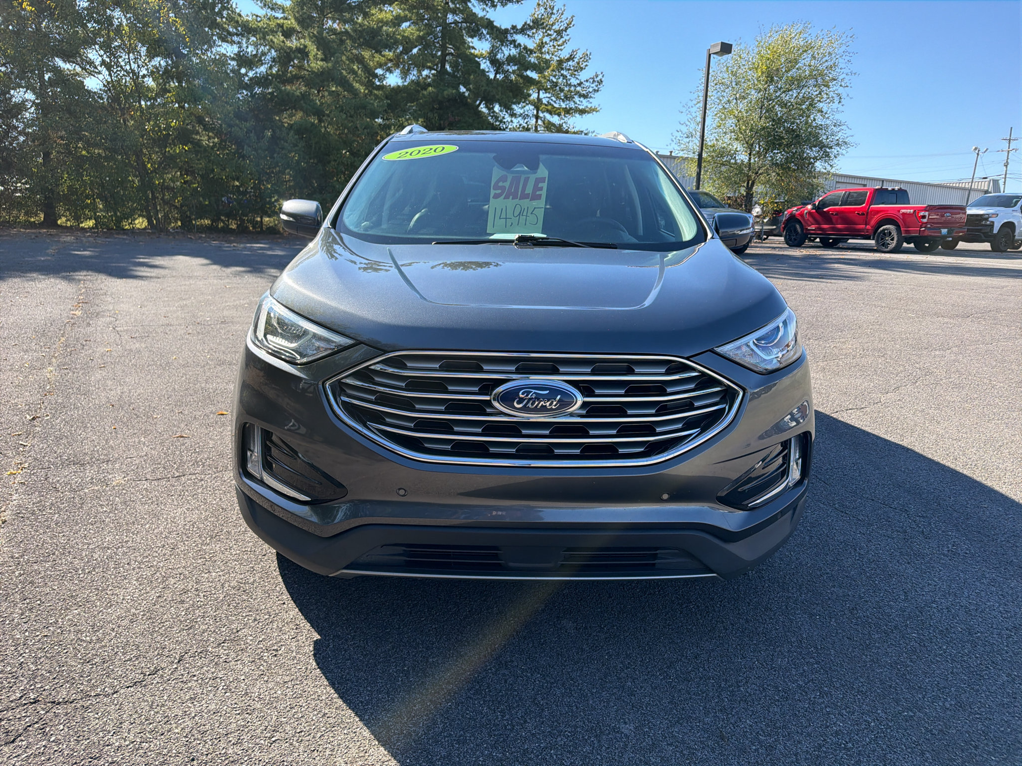 Used 2020 Ford Edge Titanium FWD image 2