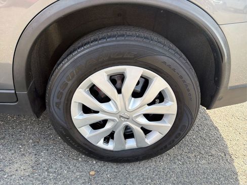 Used 2020 Nissan Rogue S image 15